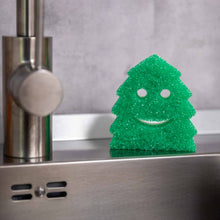 Načítať obrázok do zobrazovača galérie, Scrub Mommy® Special Edition Christmas Tree (1 ks)