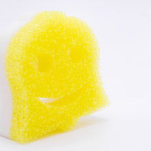 Načítať obrázok do zobrazovača galérie, Scrub Mommy® Special Edition Bell (1 ks)