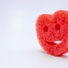 Načítať obrázok do zobrazovača galérie, Scrub Daddy® - Heart Shapes (1 ks)