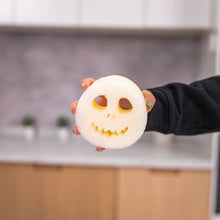 Načítať obrázok do zobrazovača galérie, Hubka Jack Skellington Scrub Mommy v kuchynskom prostredí