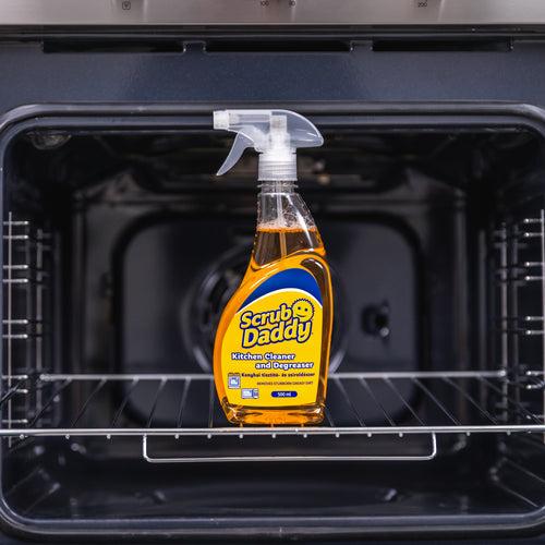 Kuchynský čistiaci a odmasťovací prostriedok