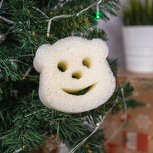 Načítať obrázok do zobrazovača galérie, Scrub Mommy® Special Edition Polar Bear (1 ks)
