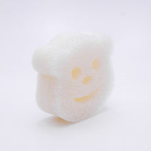 Načítať obrázok do zobrazovača galérie, Scrub Mommy® Special Edition Polar Bear (1 ks)
