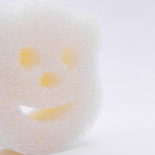 Načítať obrázok do zobrazovača galérie, Scrub Mommy® Special Edition Polar Bear (1 ks)
