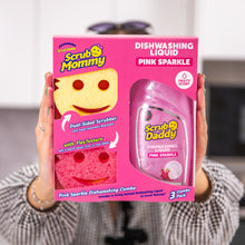 Načítať obrázok do zobrazovača galérie, Scrub Daddy Pink Sparkle Wash Up Combo v ruke pre predstavu o veľkosti
